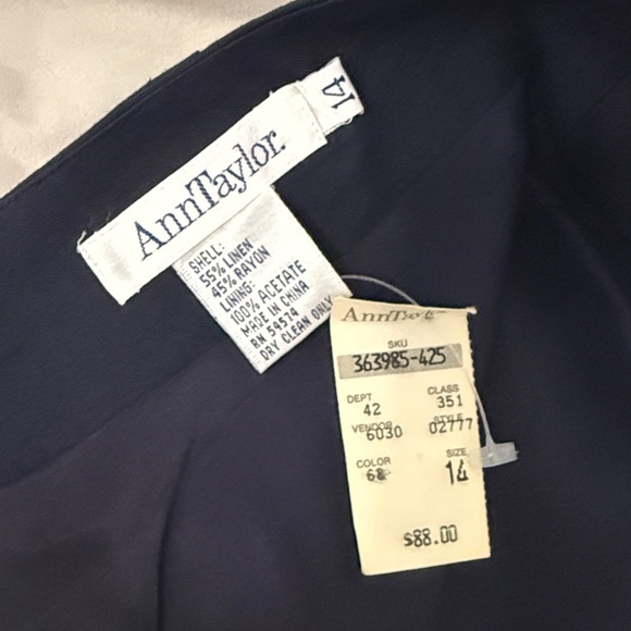 Ann Taylor Elegant Navy Wide Leg Pants - Picture 4 of 6